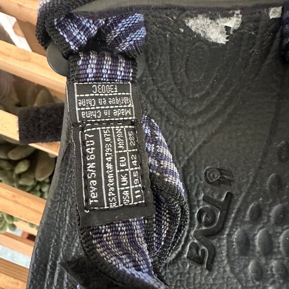 Teva Strappy Hiking Sandals With Textured Sole Black & Blue Size 7 EU 38 - Picture 2 of 4